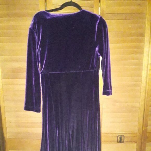 Coldwater Creek SZ 8 Elegant Rich Purple Velvet Ruched V Neck Holiday Dress Soft - Picture 2 of 5